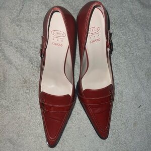Selling a slightly used pair of Joan and David heels